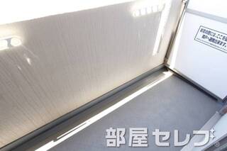 洗濯物が隠せれます。他号室の写真です。