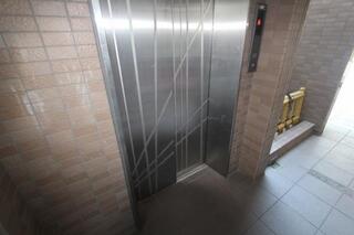 エレベーターが付いています。