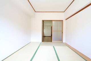 落ち着きのある綺麗な和室です。