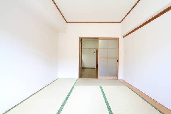 落ち着きのある綺麗な和室です。