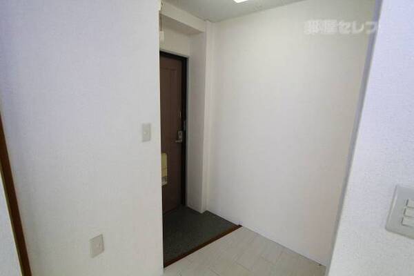 リフォーム中です　103号室の写真です。
