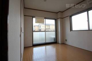 ２面採光のお部屋です