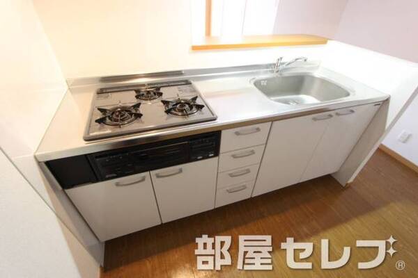 3口コンロで料理も楽しく。