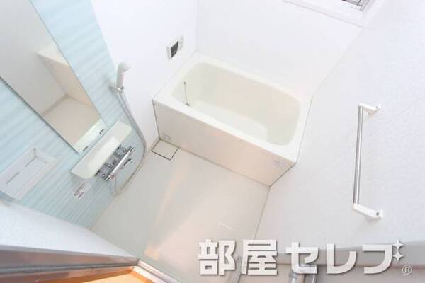 綺麗な浴室で疲れを。