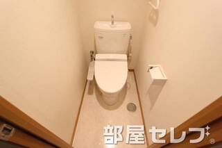 温水洗浄便座ありますよ。