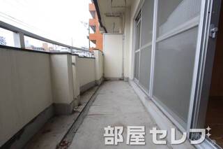 バルコニー広くて洗濯しやすい。