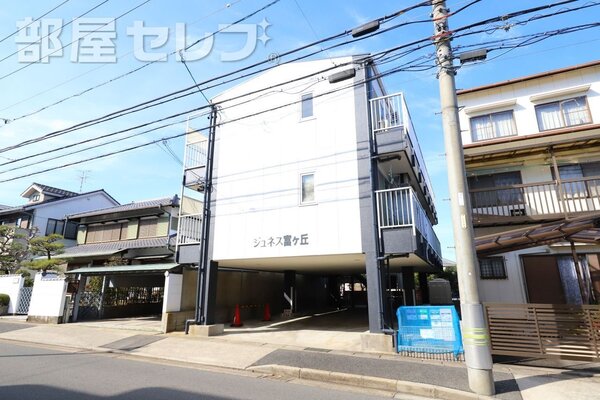外観もキレイですよ。