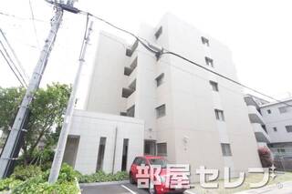 5階建ての建物です。
