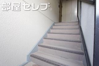 ここからお部屋へ。