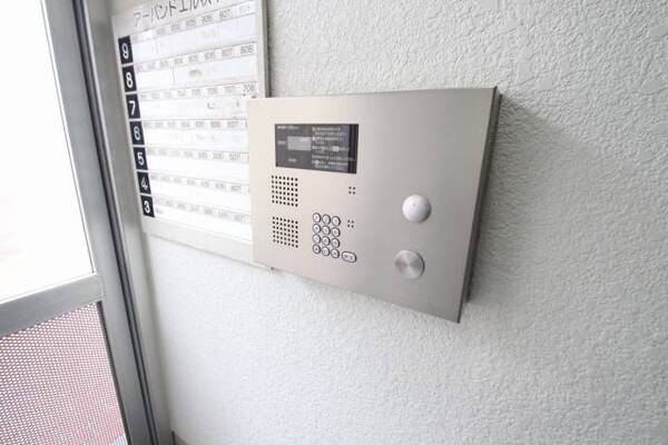 オートロック付きで安心のマンション。