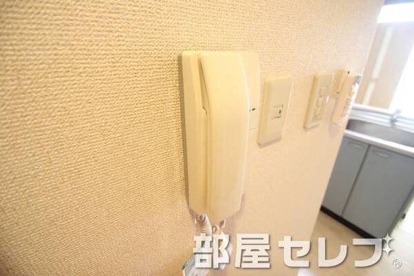 インターホン。