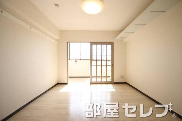 違う角度からの寝室。