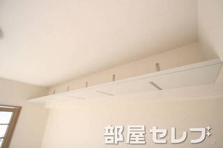 上部収納。