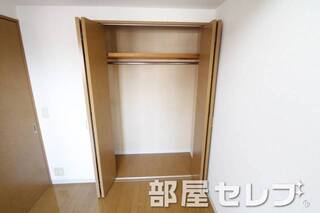 収納力のあるクローゼットです。