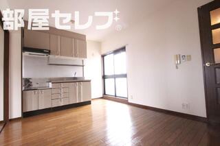 LDK8.6帖の広々としたリビングです。