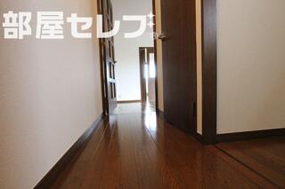 玄関の写真です。下駄箱もしっかりあります。