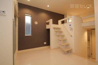 白が印象的なお部屋です