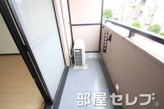 広々バルコニーです。302号室の写真です。