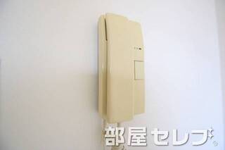 インターフォンで安心です。302号室の写真です。