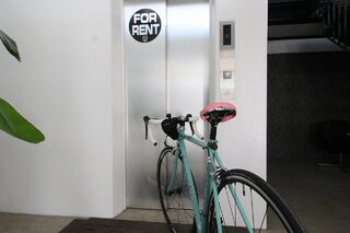自転車をエレベーターにそのまま乗せていただけます