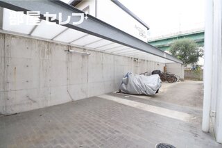 大型バイクもご相談可能な広い駐輪場