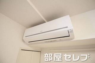 冷暖房エアコン。