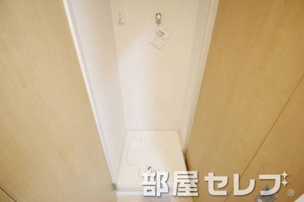 室内洗濯機置き場。
