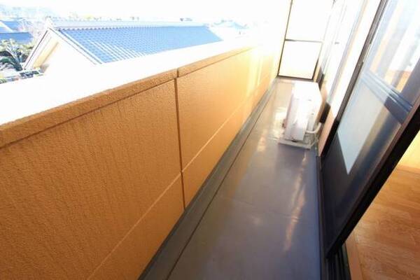 ※303号室の写真を参照しています