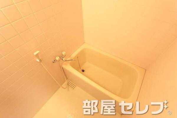 お風呂でゆっくりと。他号室の写真です。