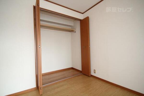 ゆったりとした収納です。