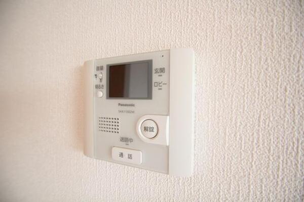 テレビモニターフォンで来客時も安心です。