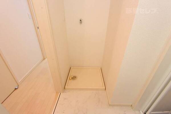 室内に洗濯機おけます。