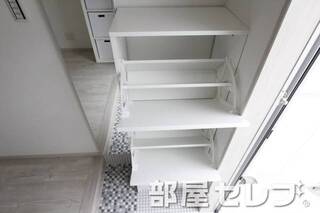 シューズボックス。