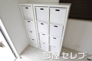 動かせる収納。