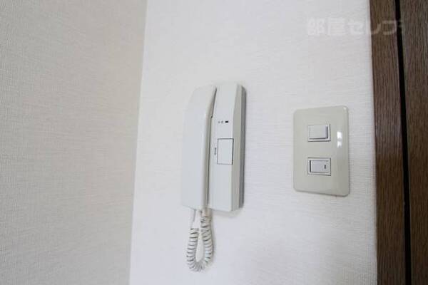 ※303号室内装写真参照