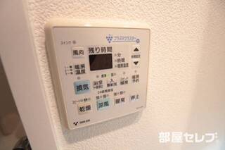 浴室乾燥機付きです