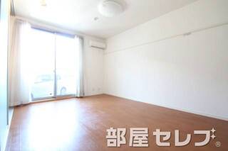 広々したお部屋で生活しやすいですね。
