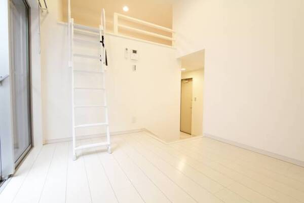 白基調な明るいお部屋です。
