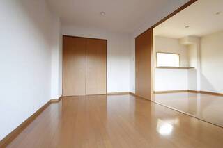 6.4帖の使い勝手の良いお部屋です。