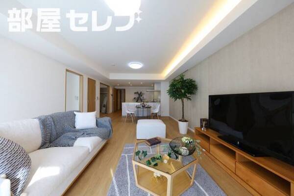 ※モデルルーム（階数によって色合いの相違があります。）