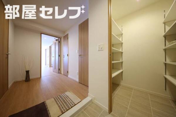 ※モデルルーム（階数によって色合いの相違があります。）