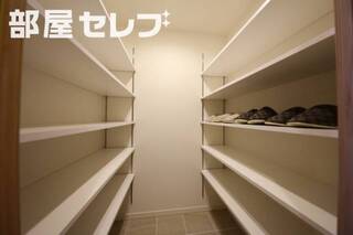 ※モデルルーム（階数によって色合いの相違があります。）