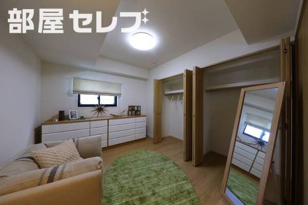 ※モデルルーム（階数によって色合いの相違があります。）