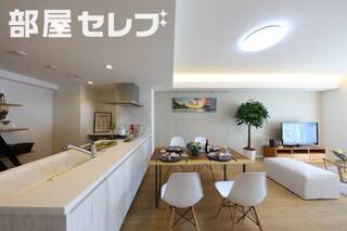 ※モデルルーム（階数によって色合いの相違があります。）