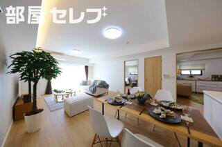 ※モデルルーム（階数によって色合いの相違があります。）