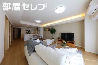 ※モデルルーム（階数によって色合いの相違があります。）