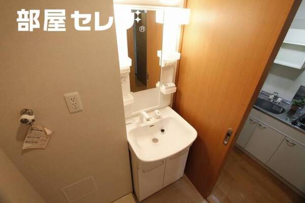 洗髪洗面化粧台。イメージ写真