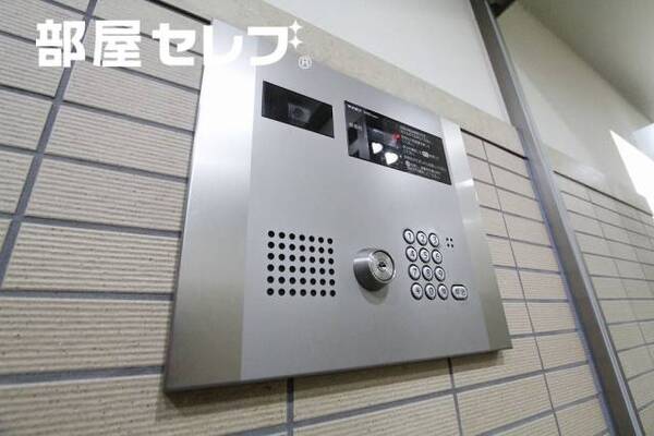 オートロック完備。