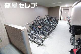 駐輪場。
