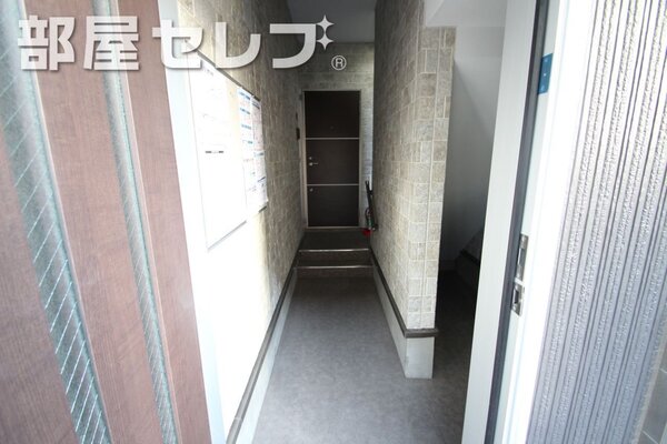 屋内共用部でいつも綺麗。